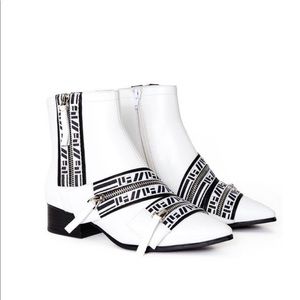 LF x Jeffrey Campbell NWT Olaf ankle bootie